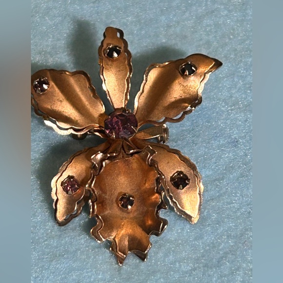 Vintage Signed Bugbee and Niles Orchid Demi-Parure (3 pieces-Brooch n Earrings) - Picture 2 of 7